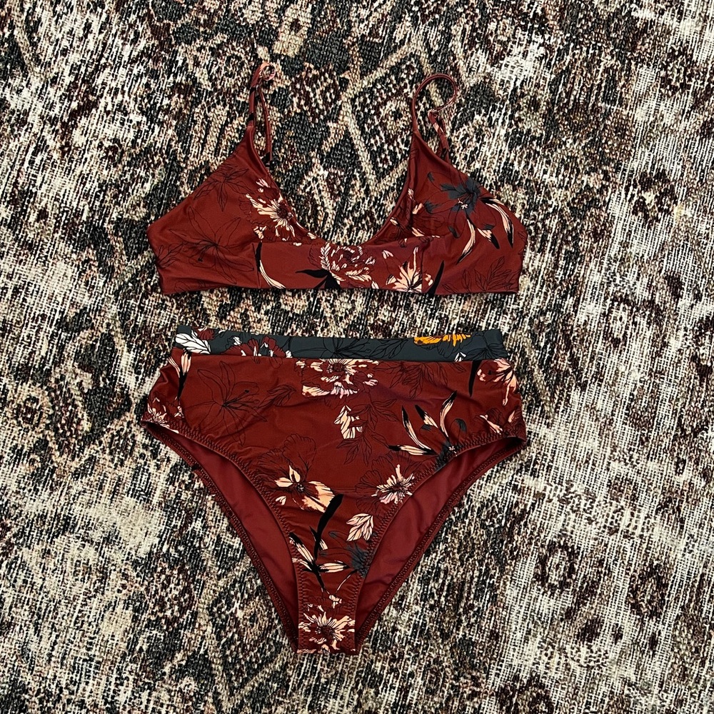 Tavik swim size large